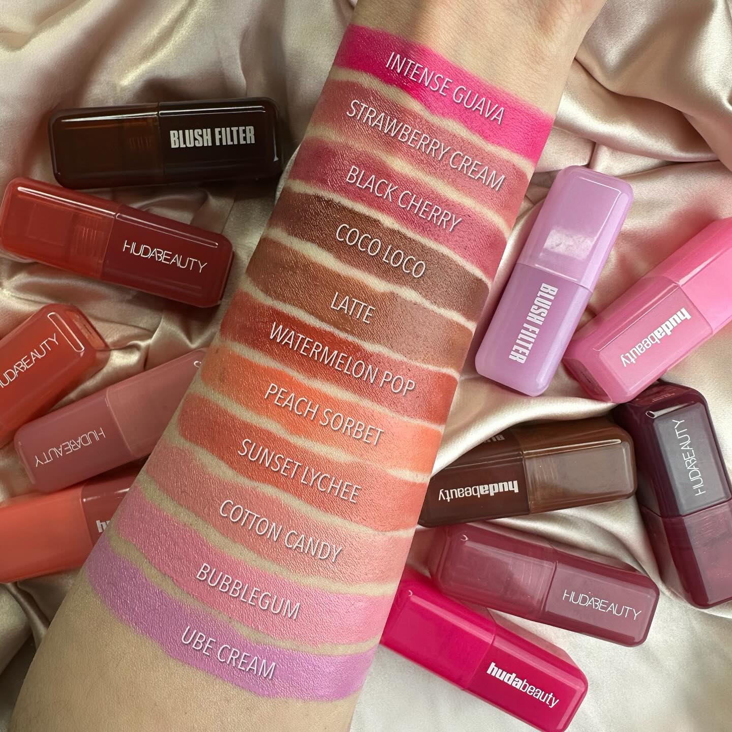 บลัชออนแบบแท่ง Beauty Pocket ล - Huda Beauty Makeup Bag บทวิจารณ์และราคา